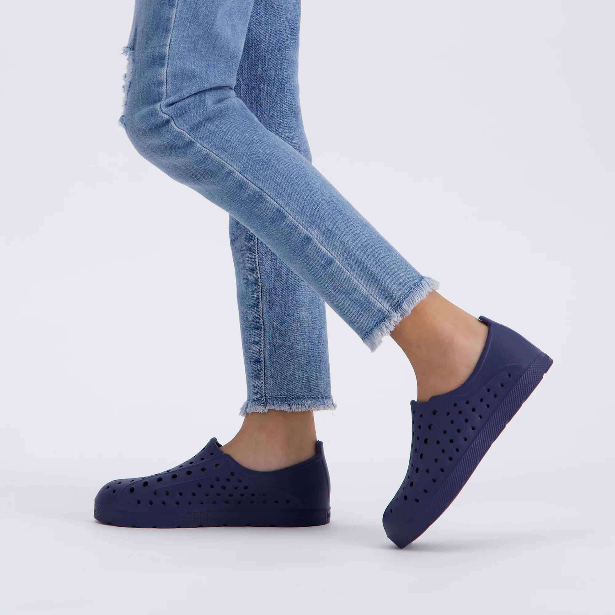 Kids Eyelet Sneaker - Image 32
